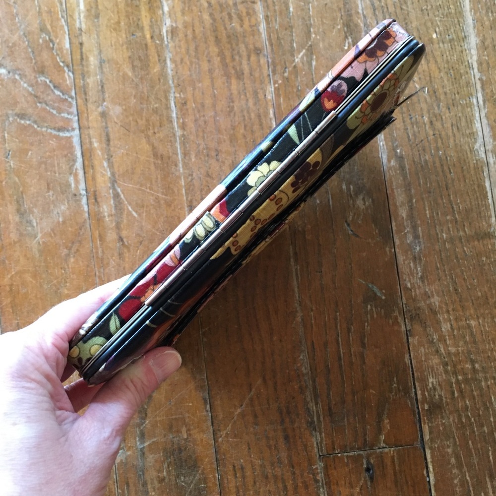 Floral Hard Shell Wallet - Picture 6 of 6